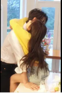 Quan Hệ Lập Dị